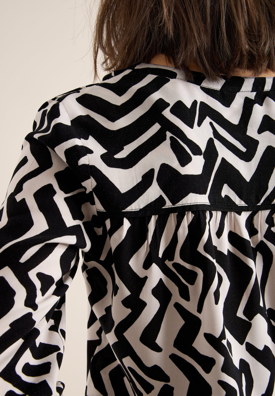 2 Color Printed Blouse, light greige 27089 Bild 4
