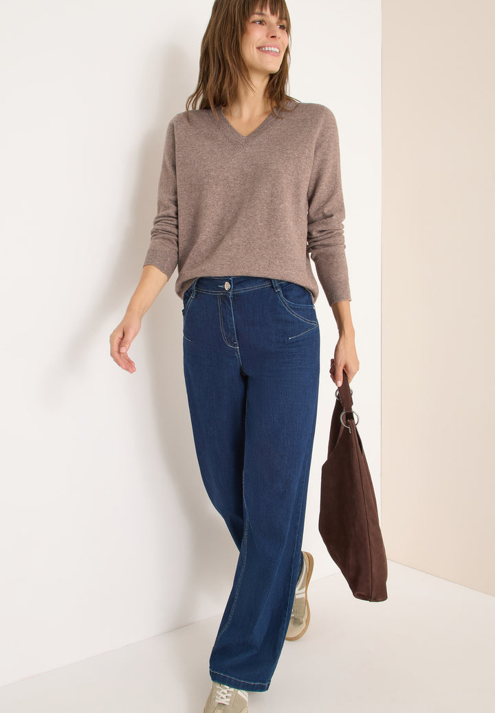 Cosy short V-neck, chocolate mousse melange 17189 Bild 5