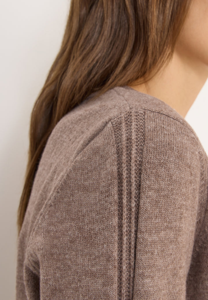 Cosy short V-neck, chocolate mousse melange 17189 Bild 7