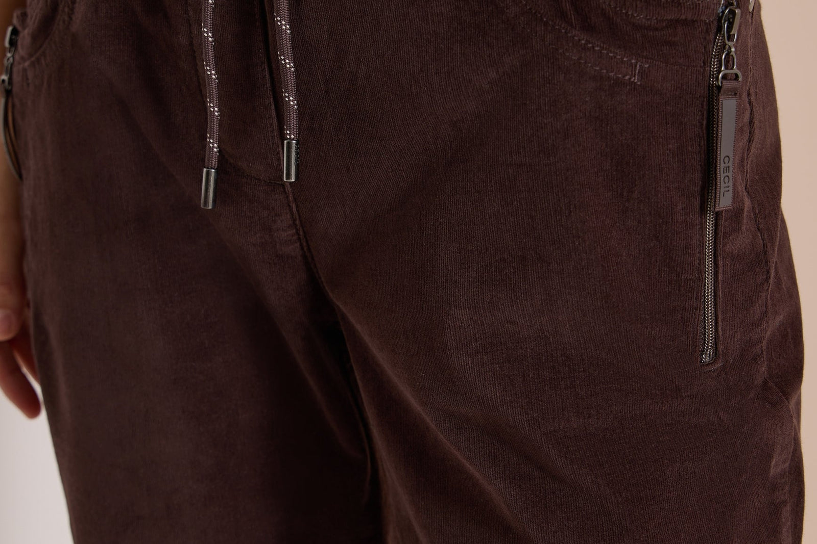 NOS Style Tracey Fine Corduroy, truffle brown 17747 Bild 6