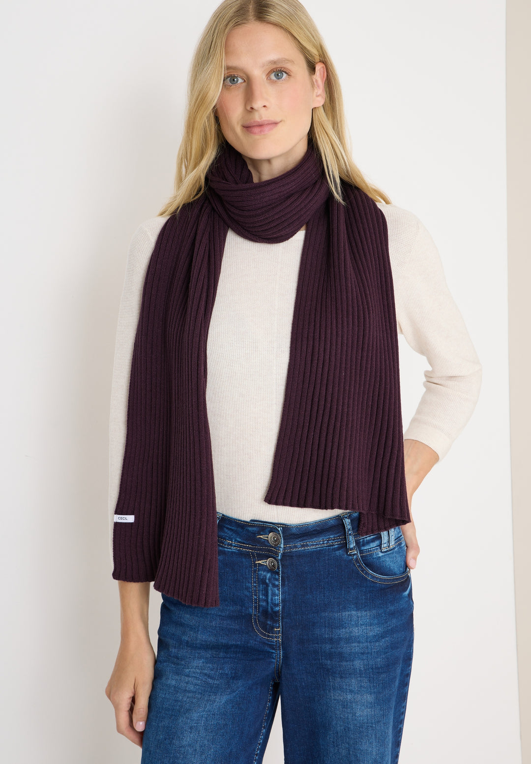 O_ TOS Solid Knit Scarf, dark plum 16544 Bild 5