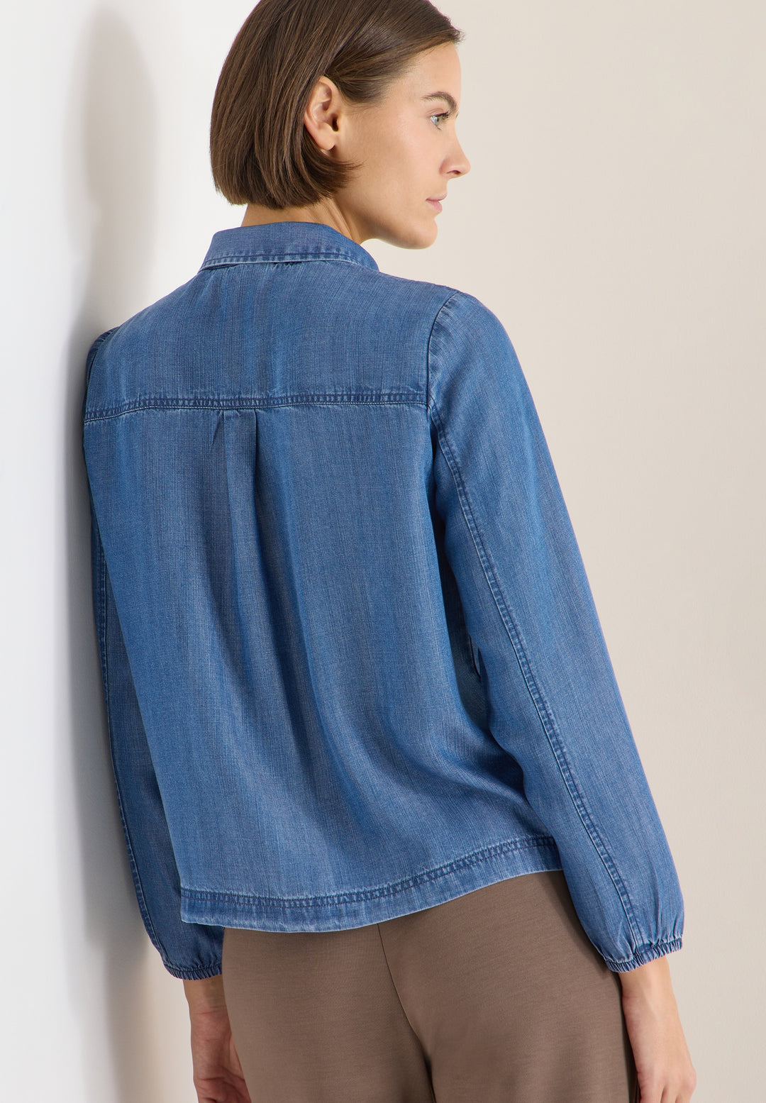 Smock Detail Lyocell Blouse, mid blue wash 10281 Bild 4