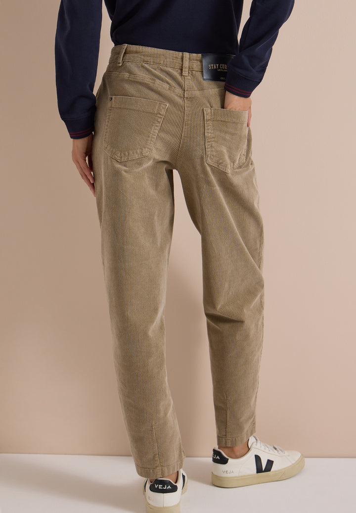Style Scarlett Barrel Corduroy, creamy mocha 17766 Bild 4