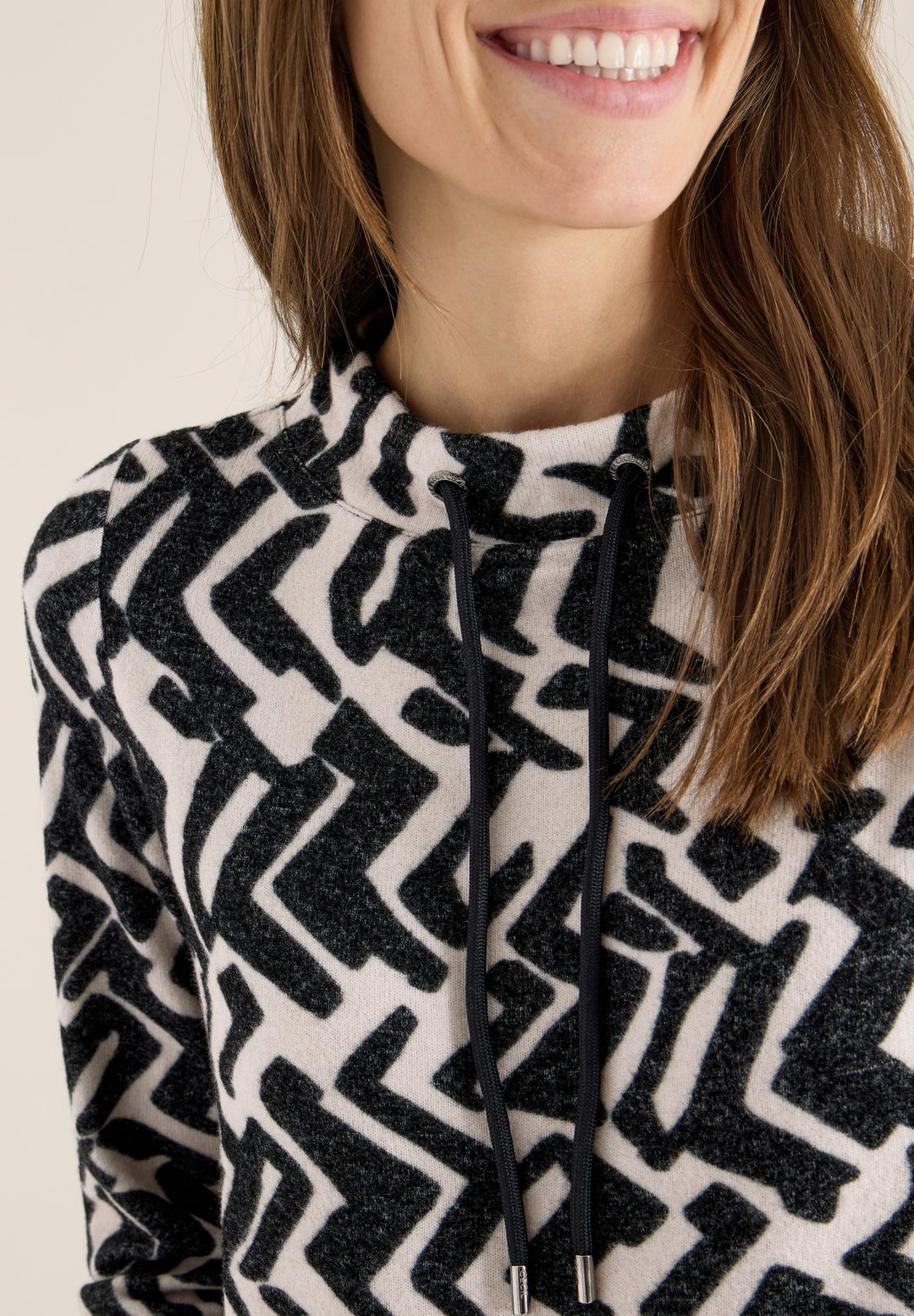 TOS Cosy AOP Funnel Neck, light greige melange 27404 Bild 7