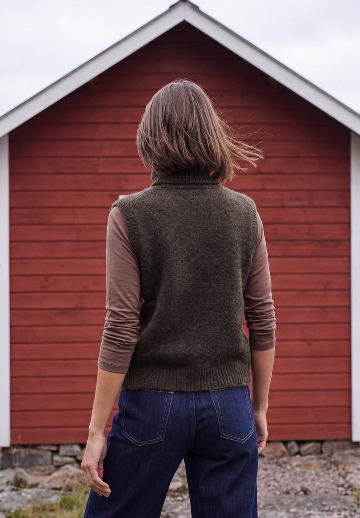 TOS Featheryarn argyle vest, truffle brown 37747 Bild 4