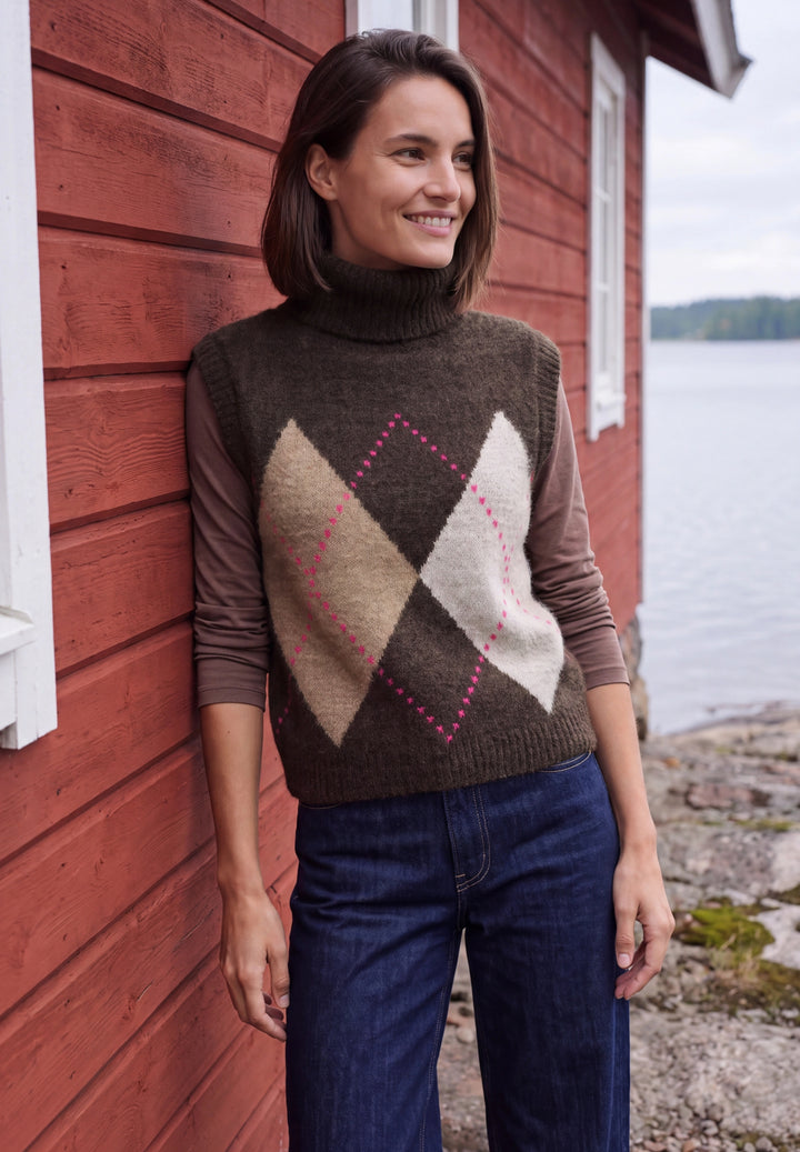 TOS Featheryarn argyle vest, truffle brown 37747 Bild 5