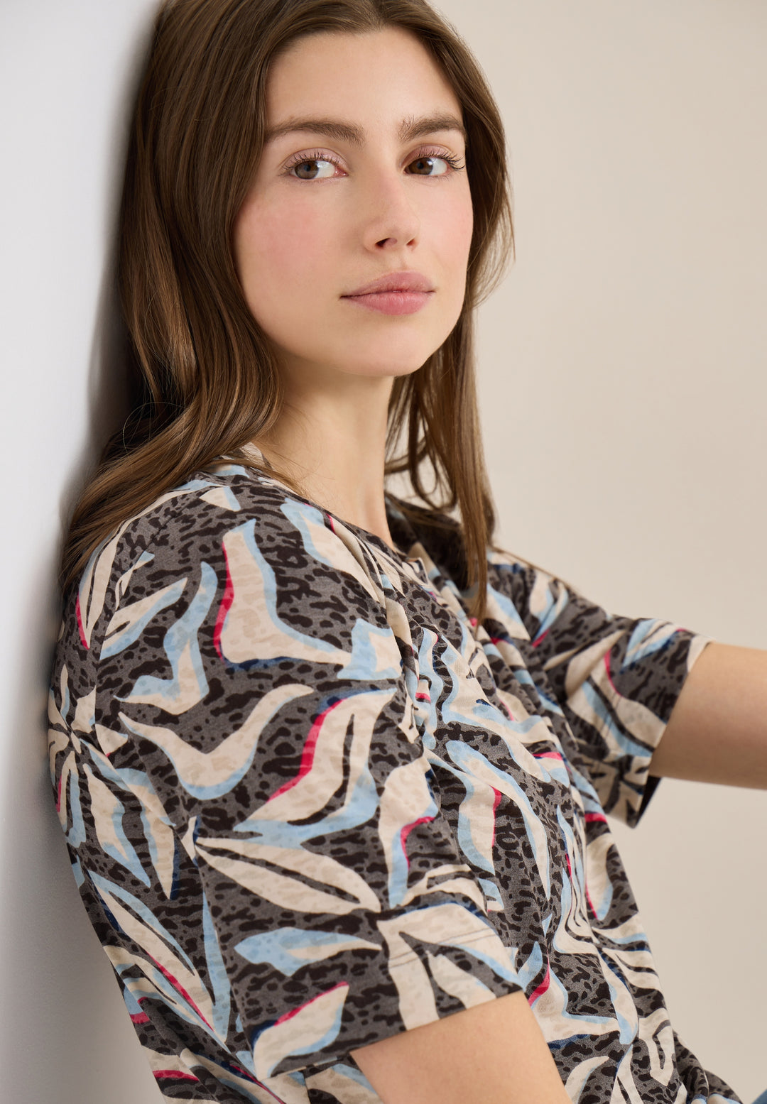 TOS Multi AOP Burnout Shirt, macchiato brown 37493 Bild 7