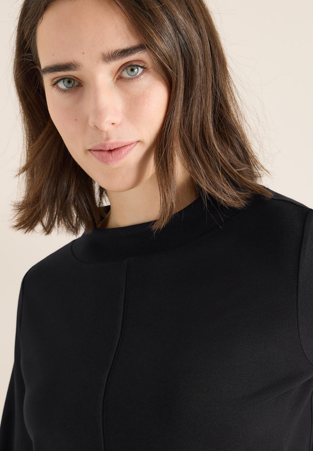 TOS Solid Funnel Neck, Black 10001 Bild 7