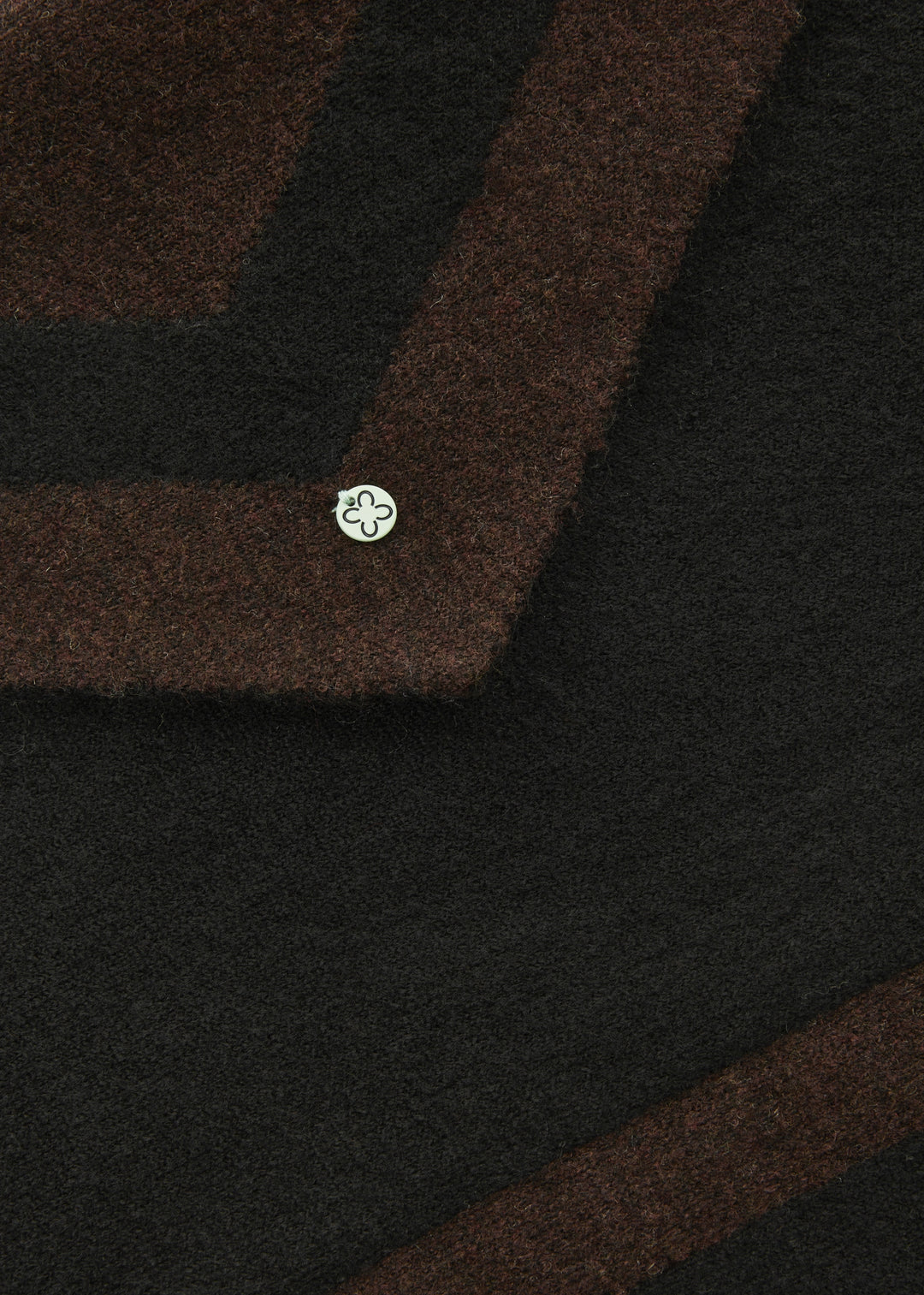 KNITTED TRIANGLE REC. POLYESTER MIX CONTRAST LINE braun-100X100X180CM, braun BRO3 Bild 3