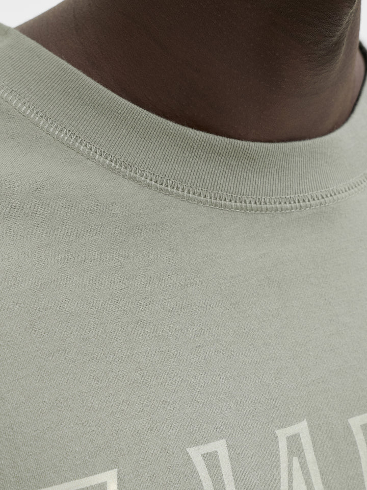 JORMENTON TYPO FRONT TEE SS CREW NE, Seagrass 176290 Bild 3