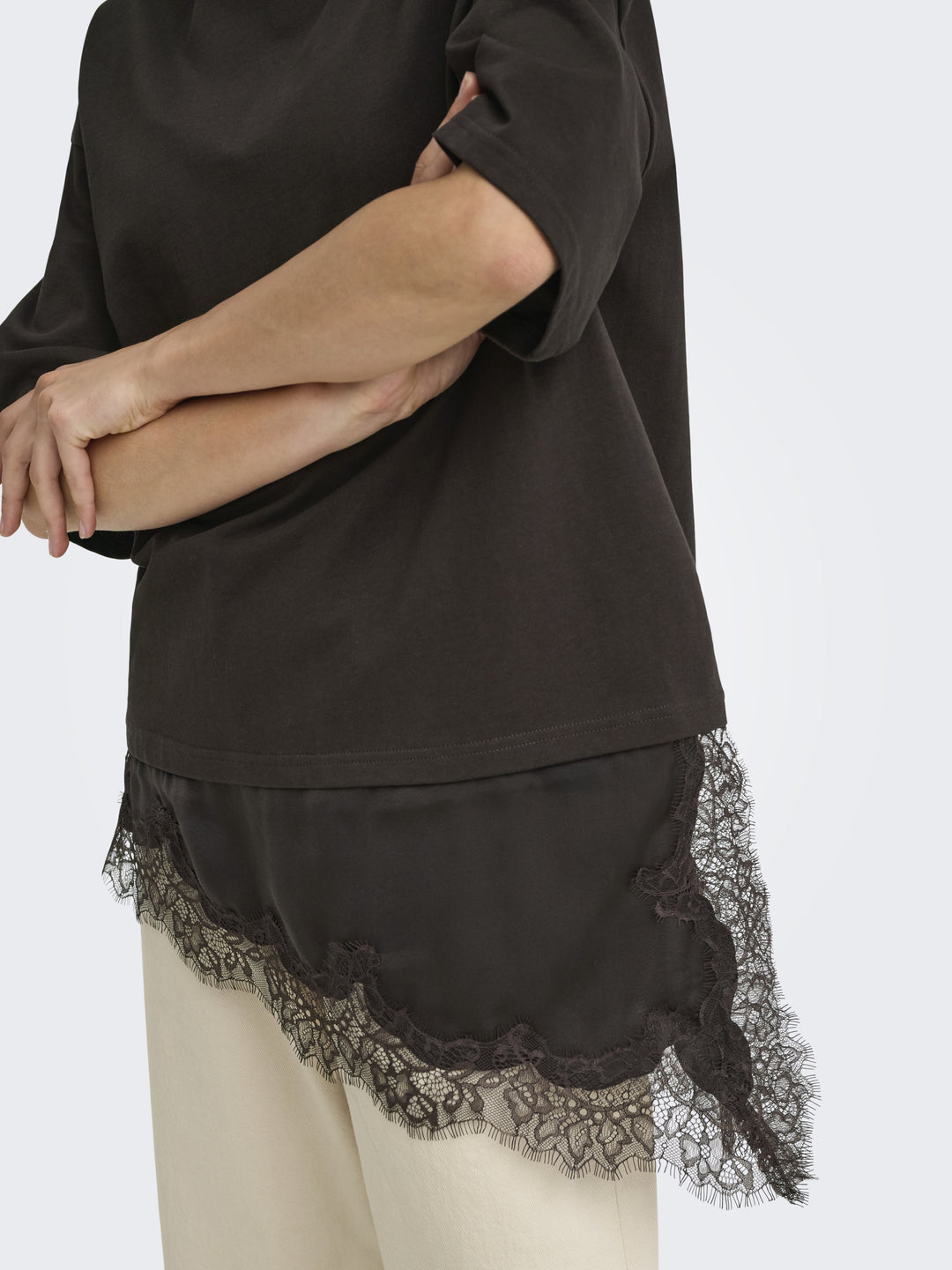 JDYALMA 2/4 LACE DETAIL T-SHIRT JRS, Chocolate Torte 244915 Bild 3