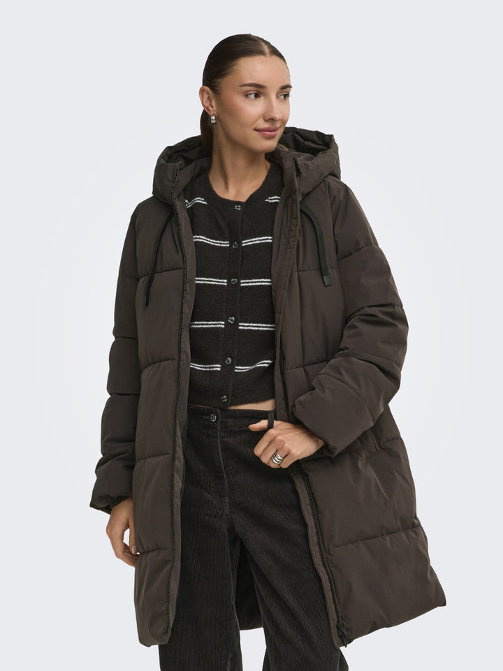 JDYBLAIR LONG HOOD PUFFER OTW SIJ, Chocolate Torte/CONTRAST BLACK 244915001 Bild 4