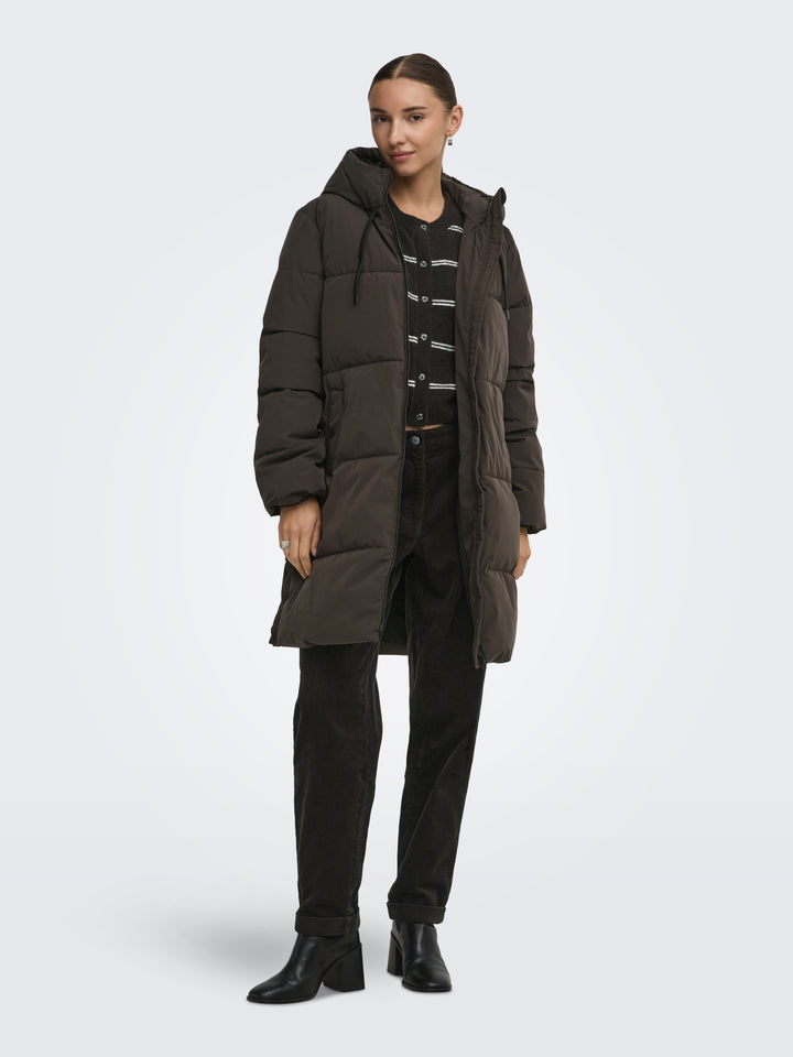 JDYBLAIR LONG HOOD PUFFER OTW SIJ, Chocolate Torte/CONTRAST BLACK 244915001 Bild 6