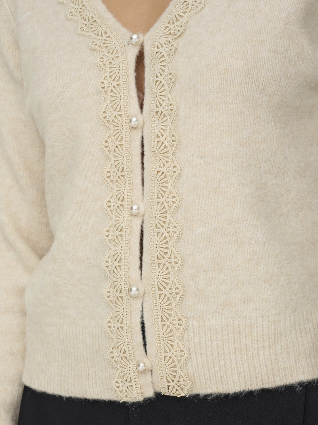 JDYFRANCIE LIFE L/S V-NECK CARDI KN, Birch/W. PEARL BUTTON 180083001 Bild 5