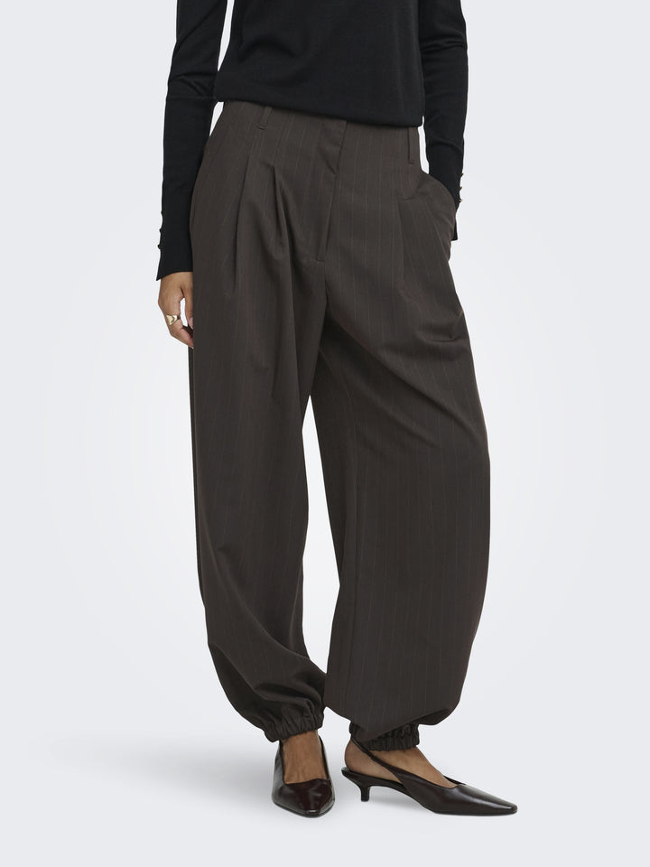 JDYMADELINE HW BALLOON PANT PNT, Chocolate Torte/TOBACCO PIN STRIPE 244915001 Bild 4