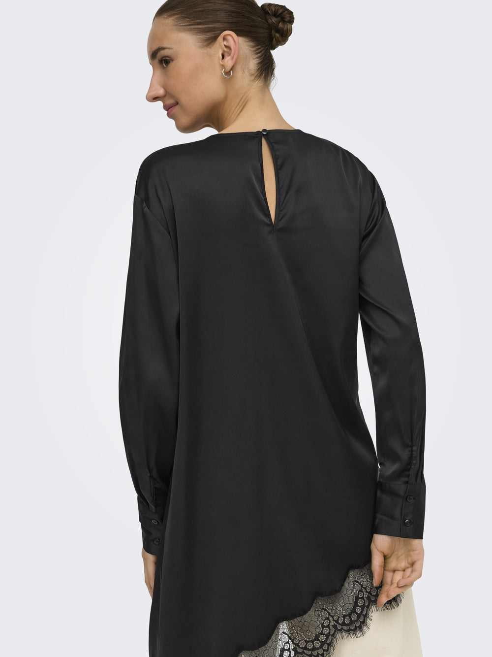 JDYNADDY L/S ASYM LONG TOP WVN, Black/BLACK LACE 177911001 Bild 2