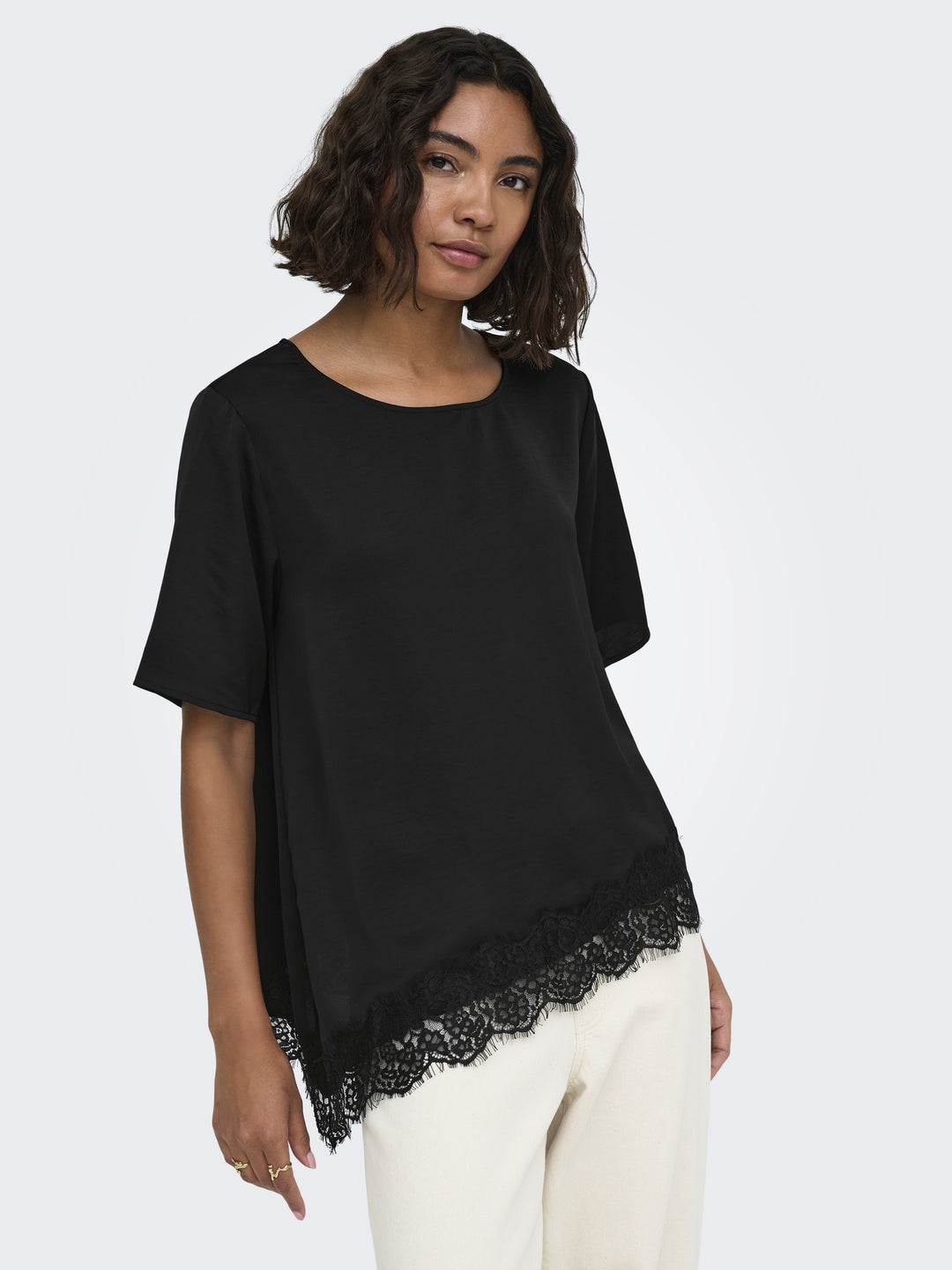 JDYURBA S/S ASSYMMETRIC TOP WVN EXP, Black/WITH BLACK LACE 177911001 Bild 7