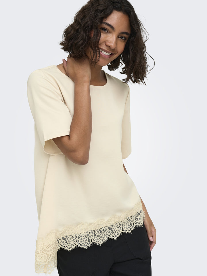JDYURBA S/S ASSYMMETRIC TOP WVN EXP, Sandshell/WITH SANDSHELL LACE 196843007 Bild 3