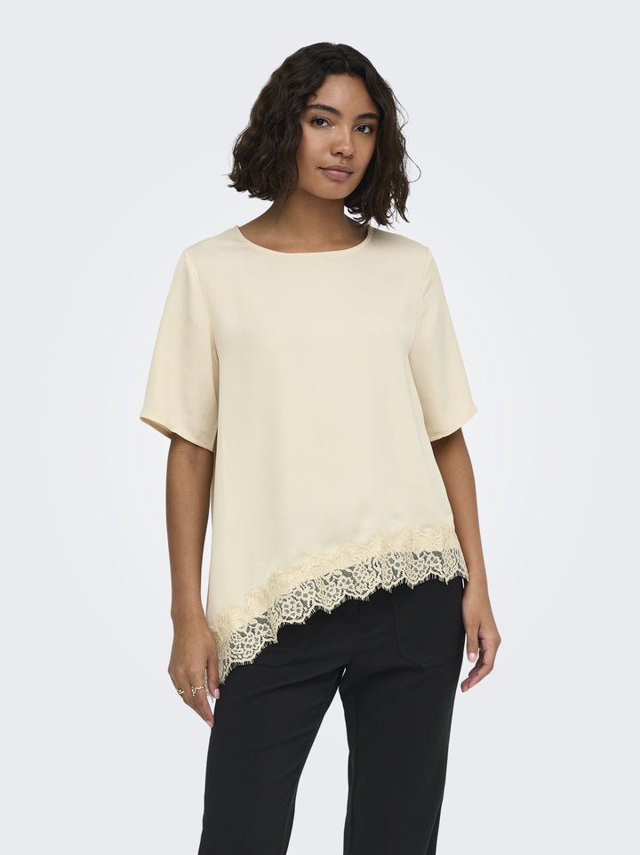 JDYURBA S/S ASSYMMETRIC TOP WVN EXP, Sandshell/WITH SANDSHELL LACE 196843007 Bild 4
