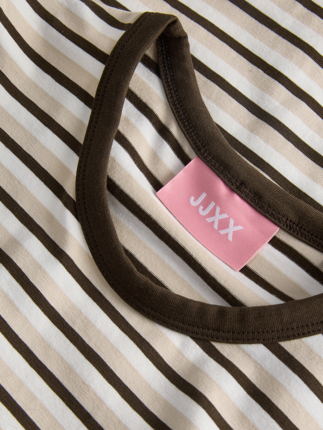 JXGIGI STR SS STRIPE TEE JRS EXP LN, Cloud Dancer/Oatmeal & Demitasse 177642001 Bild 2