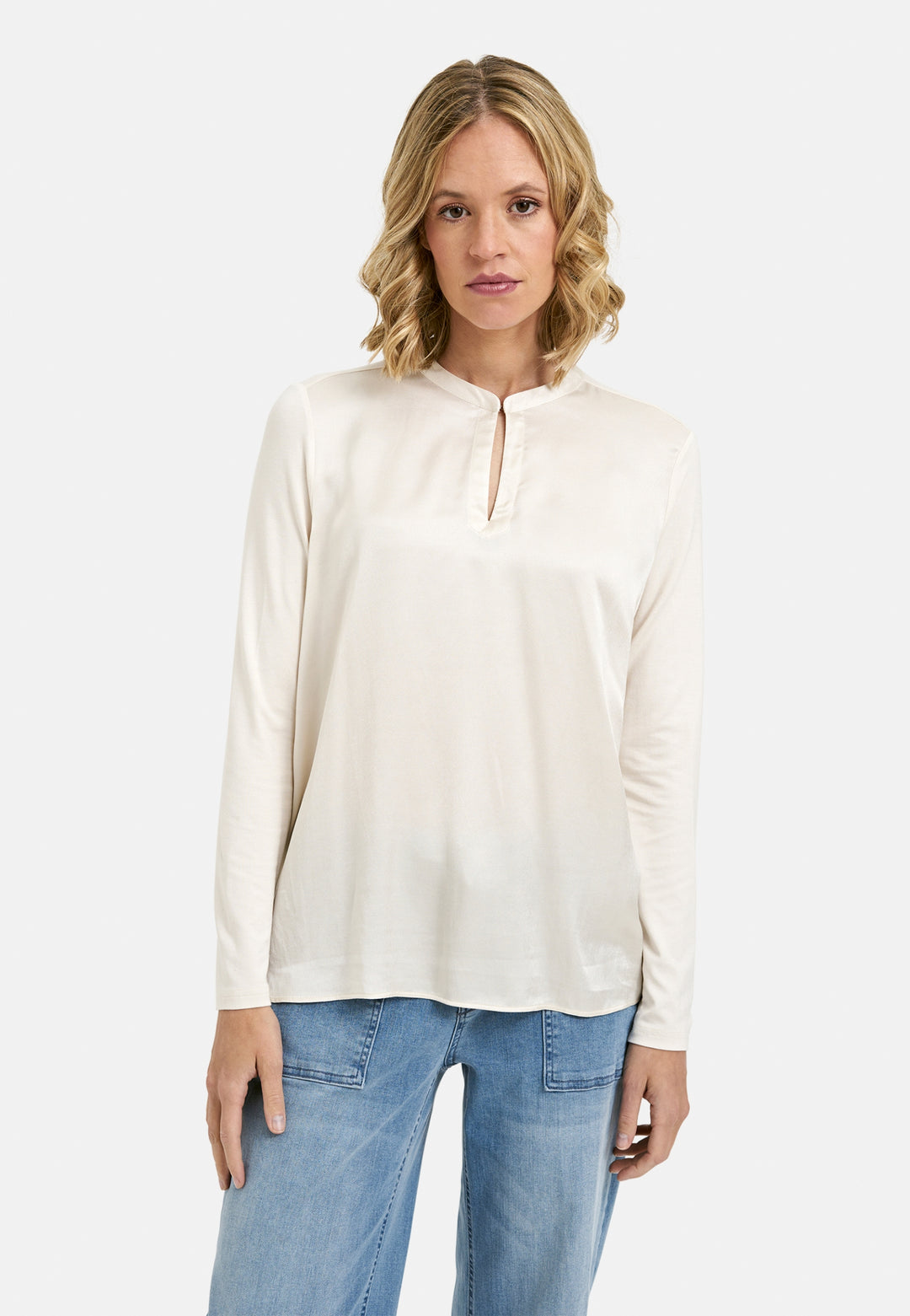 LONGSLEEVE WITH ROUNDNECK AND SLIT, CREAM 111 Bild 1