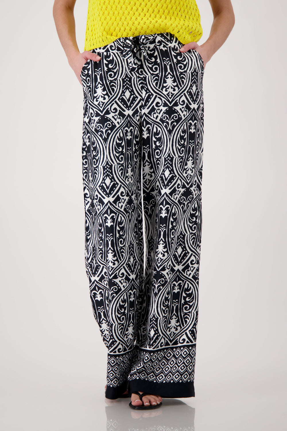 Hose, schwarz gemustert 997 Bild 2