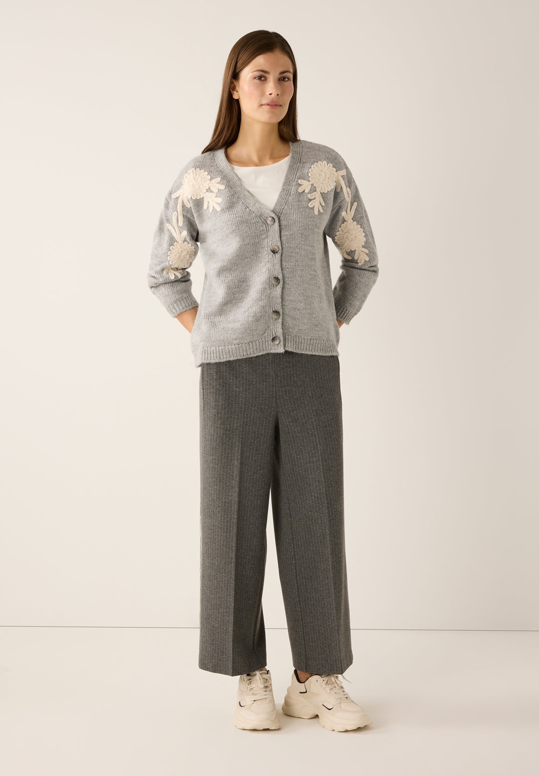 Cardigan with Flower-Embellishment, silvergrey melange 0717 Bild 4