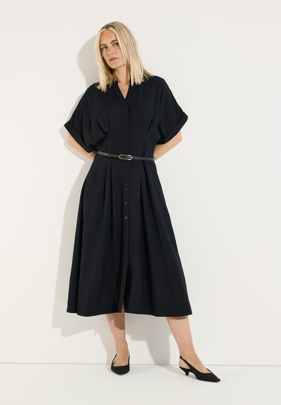Linen Pleats Dress, black 0790 Bild 1