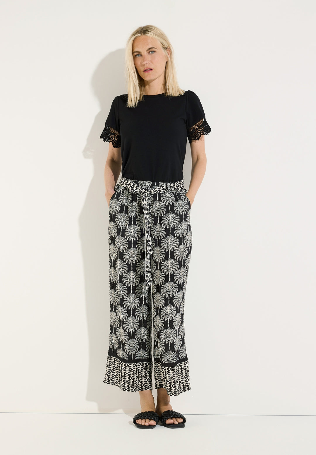 Shirt with Lace-Sleeve, black 0790 Bild 8