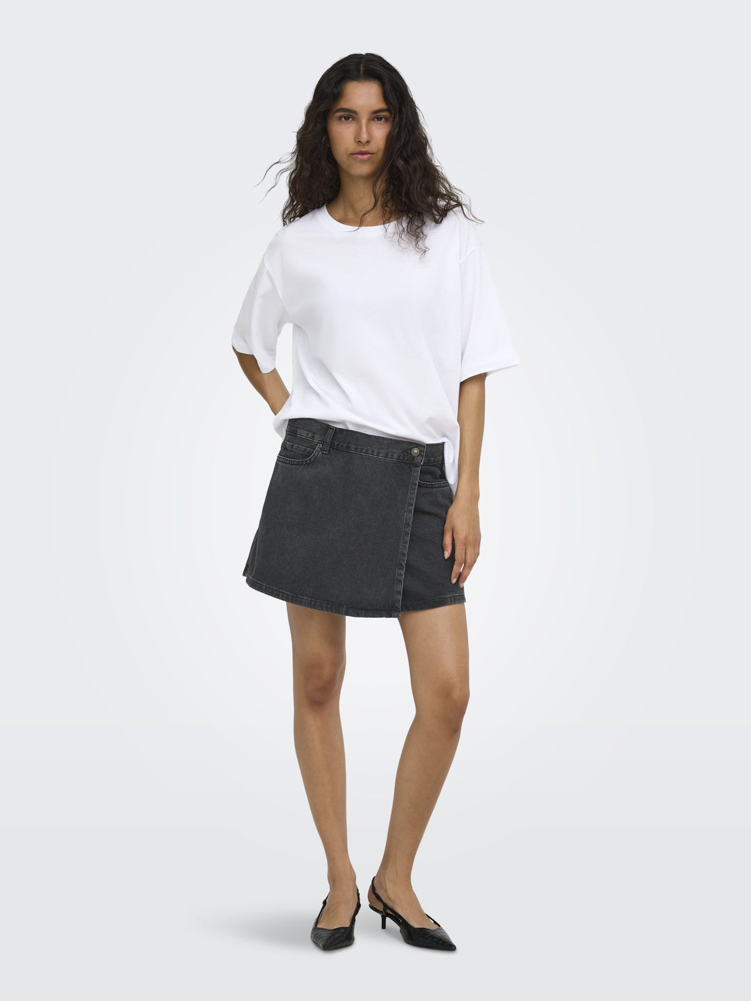 ONLELLIE REG DNM SKORT TAI, Washed Black 278217 Bild 6