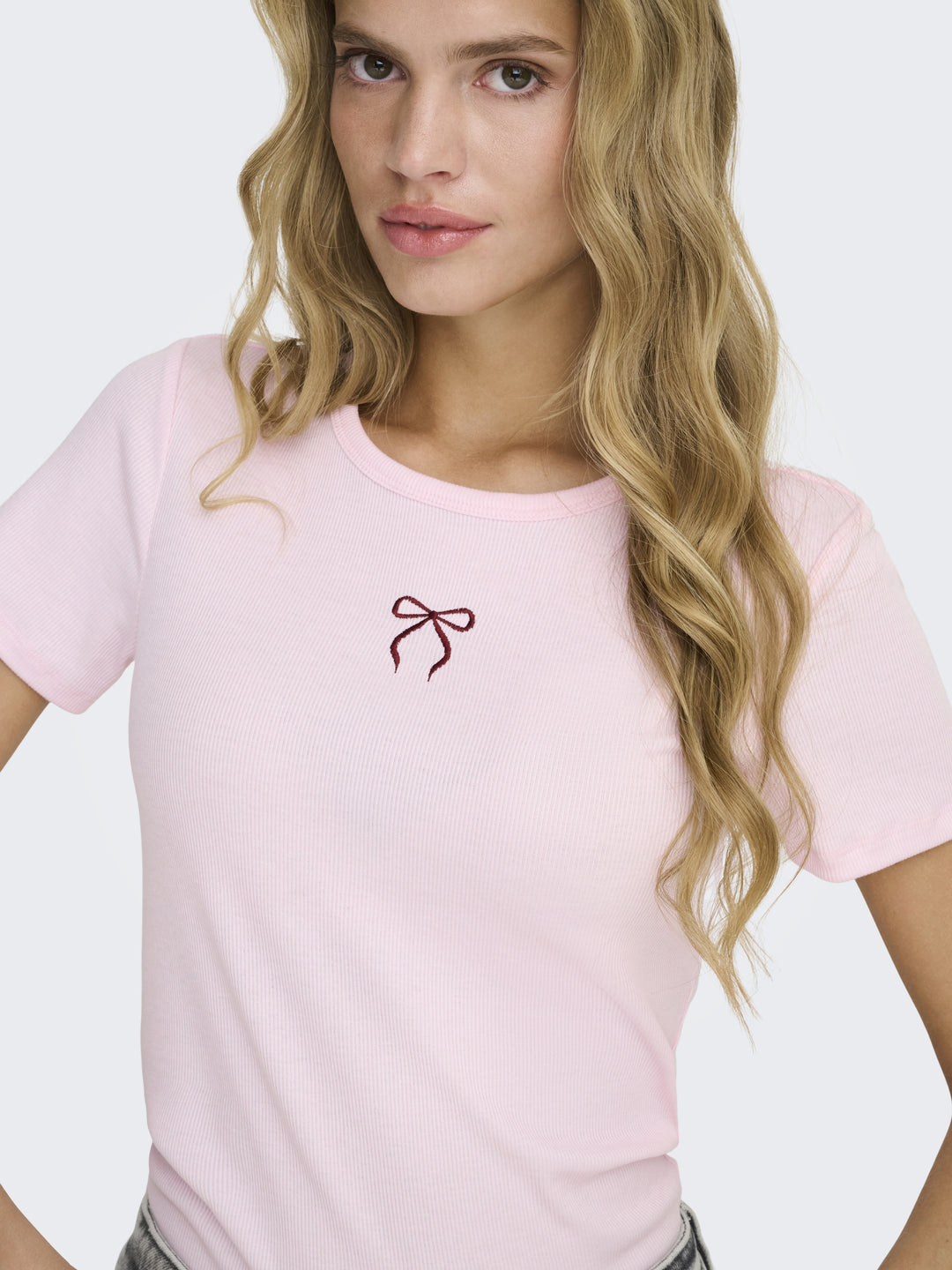 ONLELVA JUNE EMB S/S TEE JRS NOOS, Ballerina/ZINFANDEL BOW 180037013 Bild 3