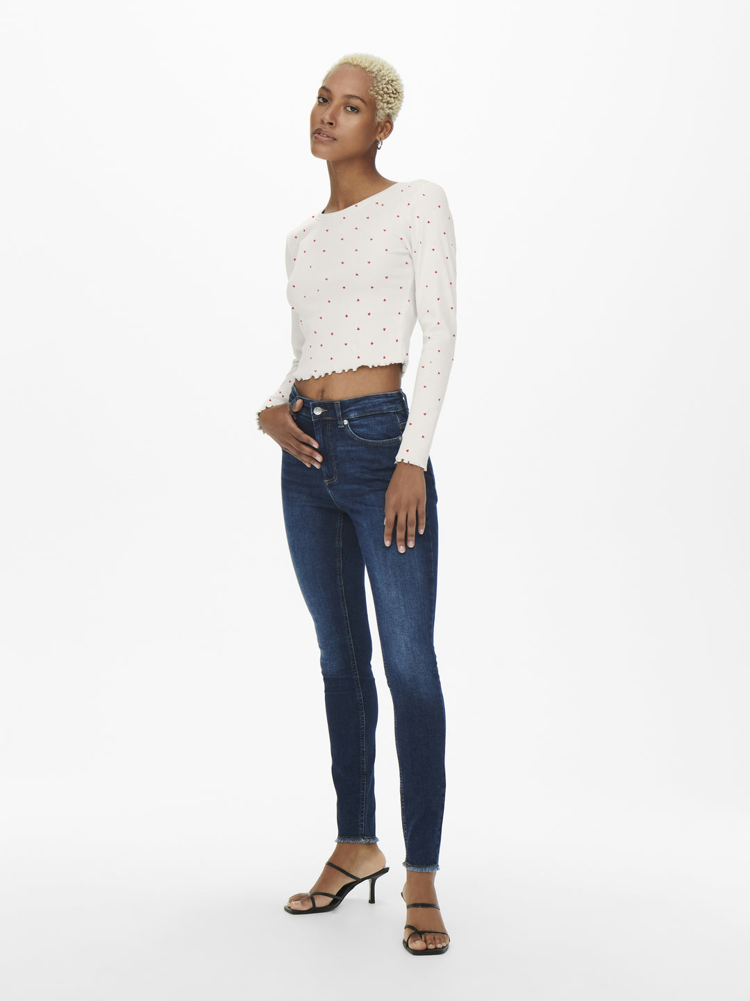ONLFENJA L/S CROPPED AOP TOP JRS, Cloud Dancer/Little heart barbados 177922014 Bild 4