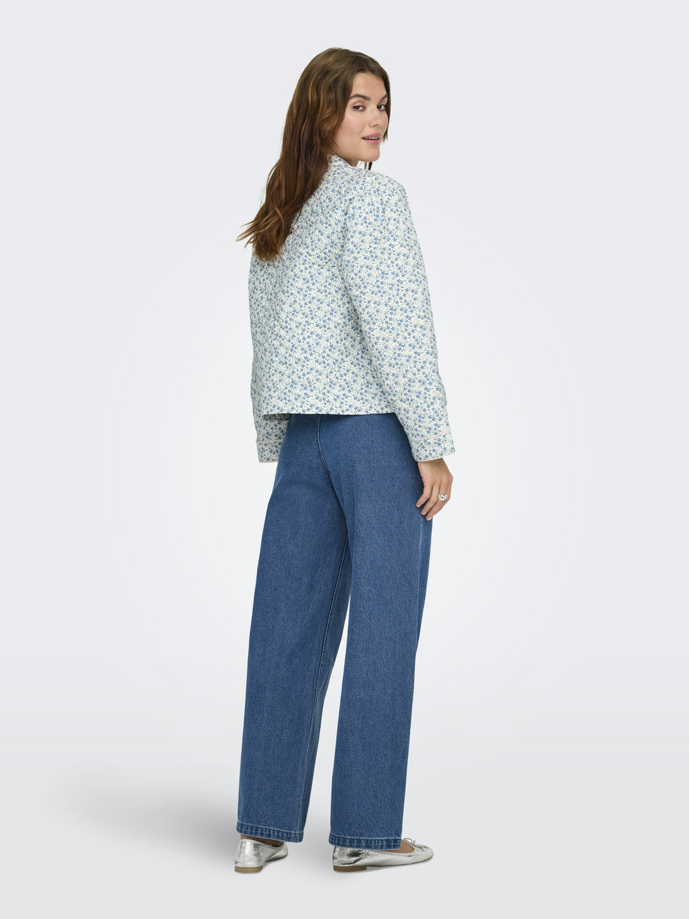 ONLHALLIE QUILTED JACKET OTW NOOS, Cloud Dancer/BLUE DITSY 177922011 Bild 2