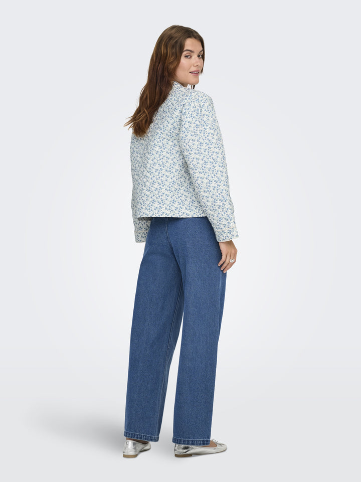 ONLHALLIE QUILTED JACKET OTW NOOS, Cloud Dancer/BLUE DITSY 177922011 Bild 3