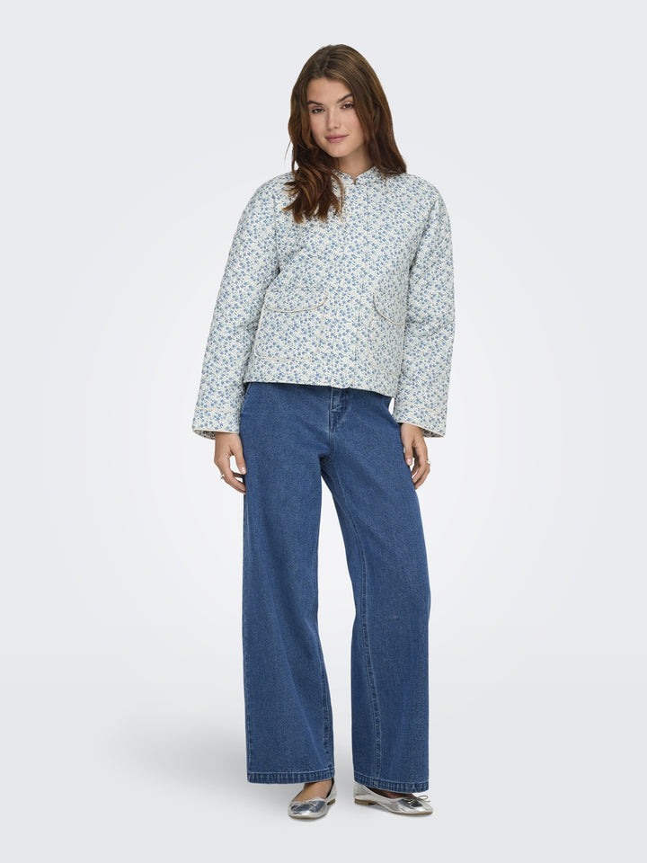 ONLHALLIE QUILTED JACKET OTW NOOS, Cloud Dancer/BLUE DITSY 177922011 Bild 7