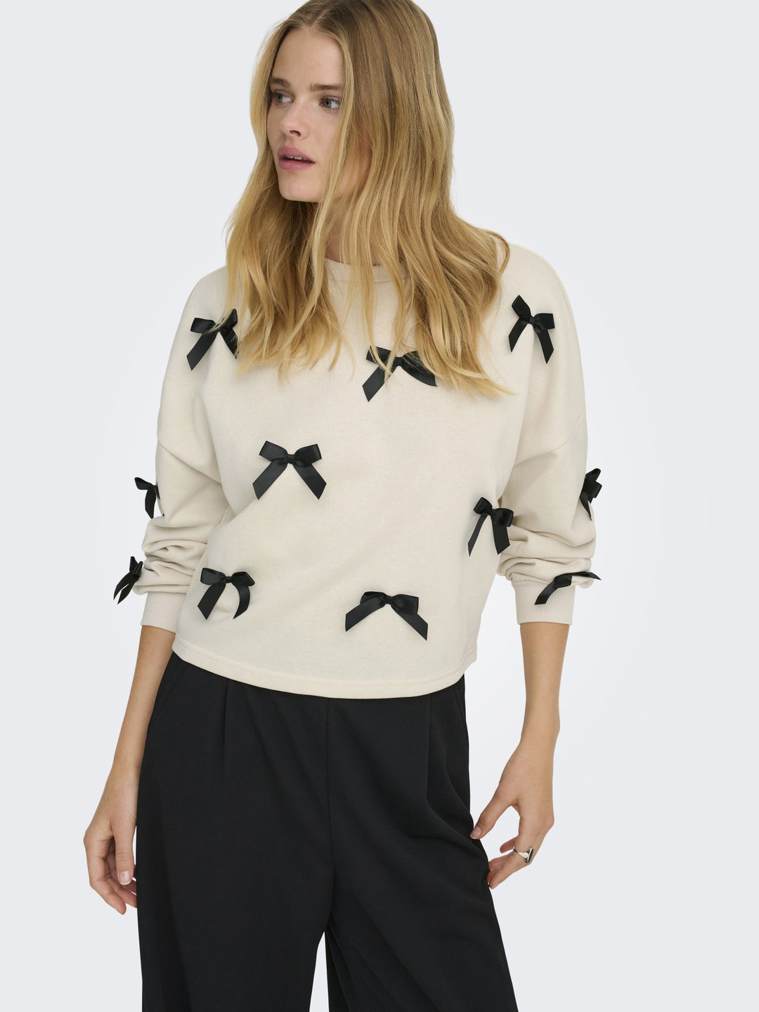 ONLJEDEITE L/S BOW BOX UB SWT, Birch/Black bows 180083001 Bild 4