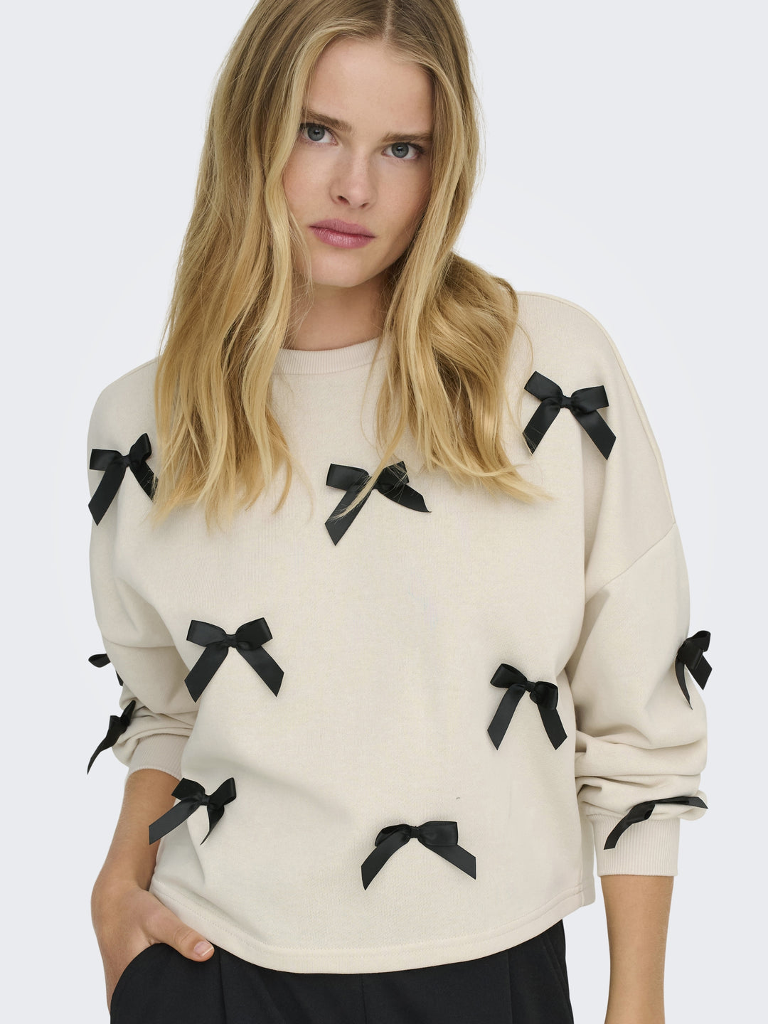 ONLJEDEITE L/S BOW BOX UB SWT, Birch/Black bows 180083001 Bild 6