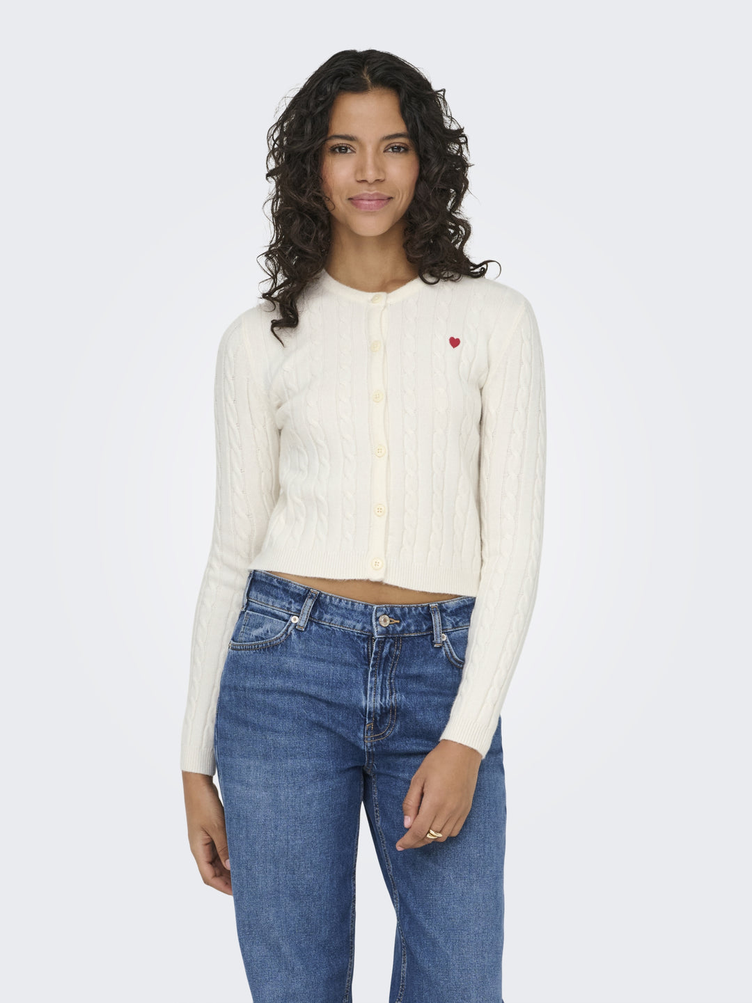 ONLKATIA LS CABLE BUTTON CARDIGAN C, Baby'S Breath/True Red Heart Emb/Dt 304181007 Bild 5