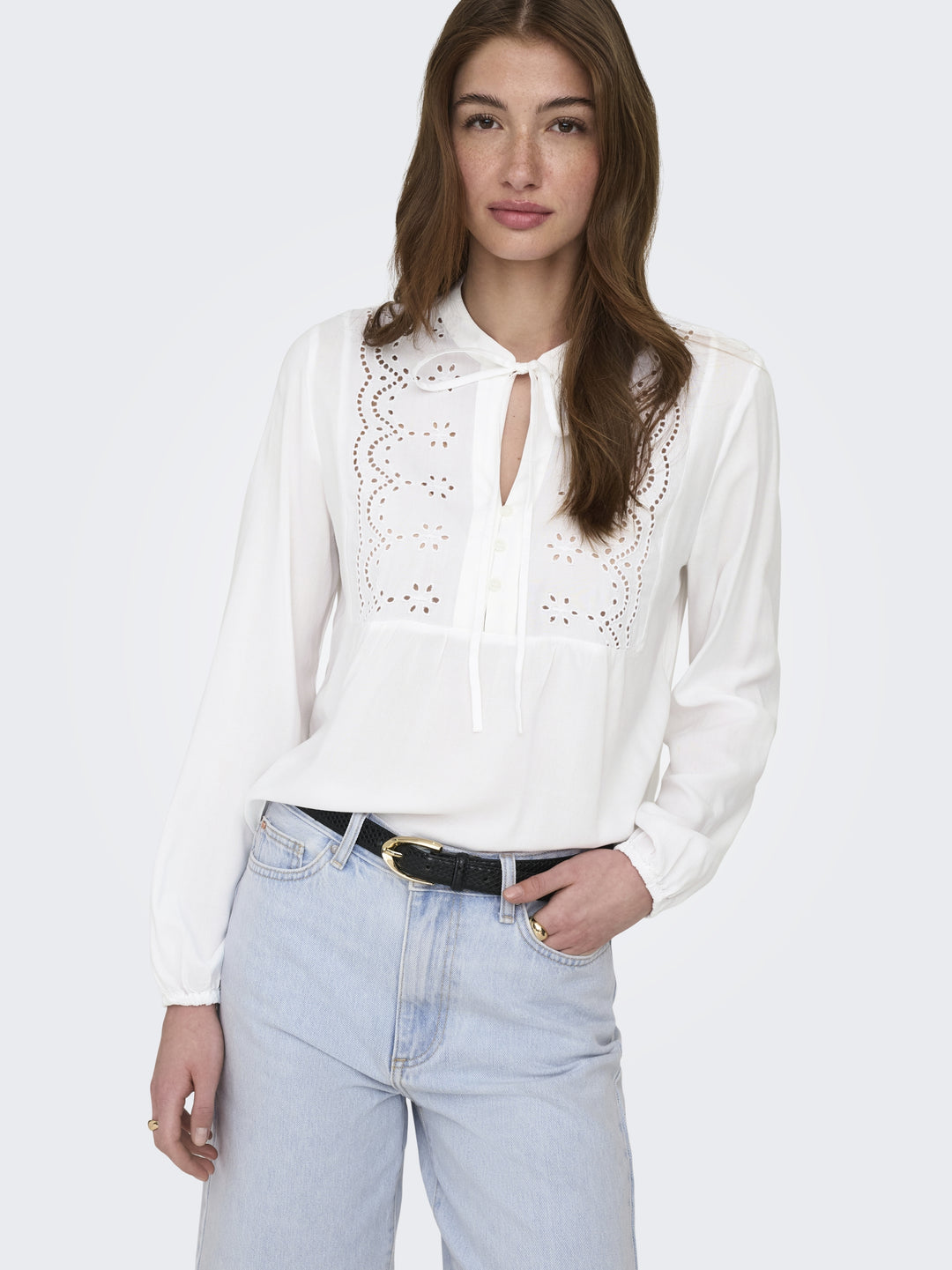 ONLLENNYO LS EMBROID V-NECK TOP NOO, Bright White 190858 Bild 3