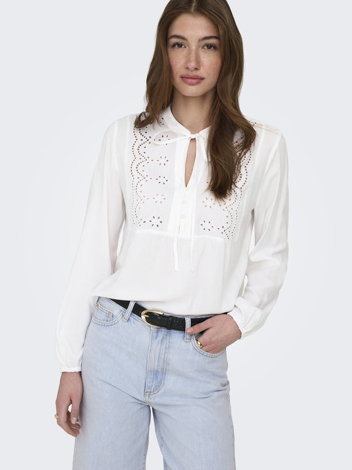 ONLLENNYO LS EMBROID V-NECK TOP NOO, Bright White 190858 Bild 3