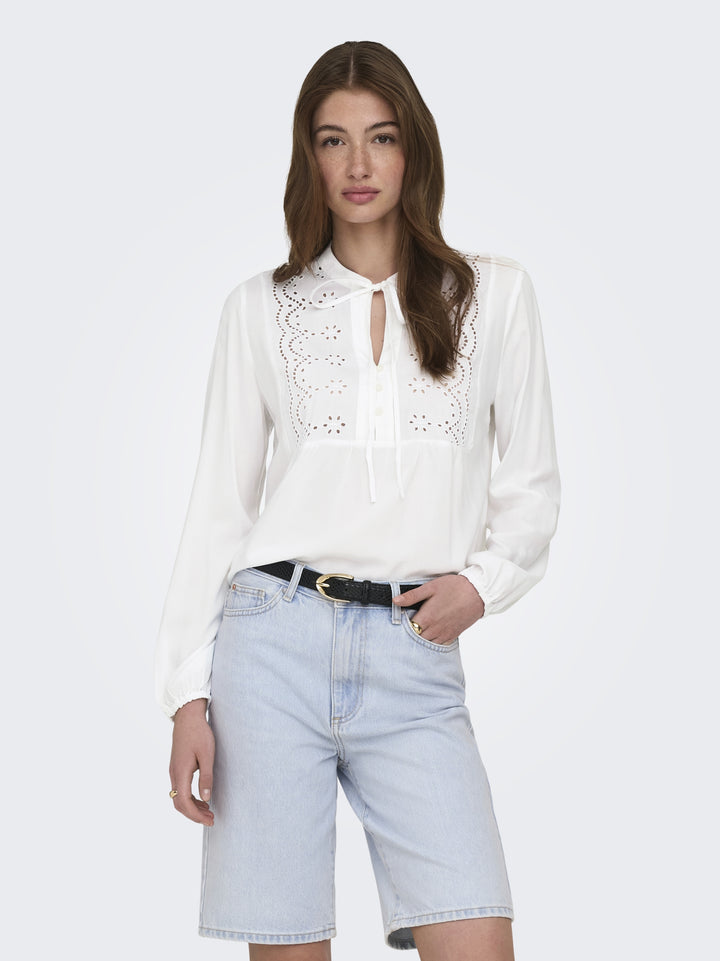 ONLLENNYO LS EMBROID V-NECK TOP NOO, Bright White 190858 Bild 4