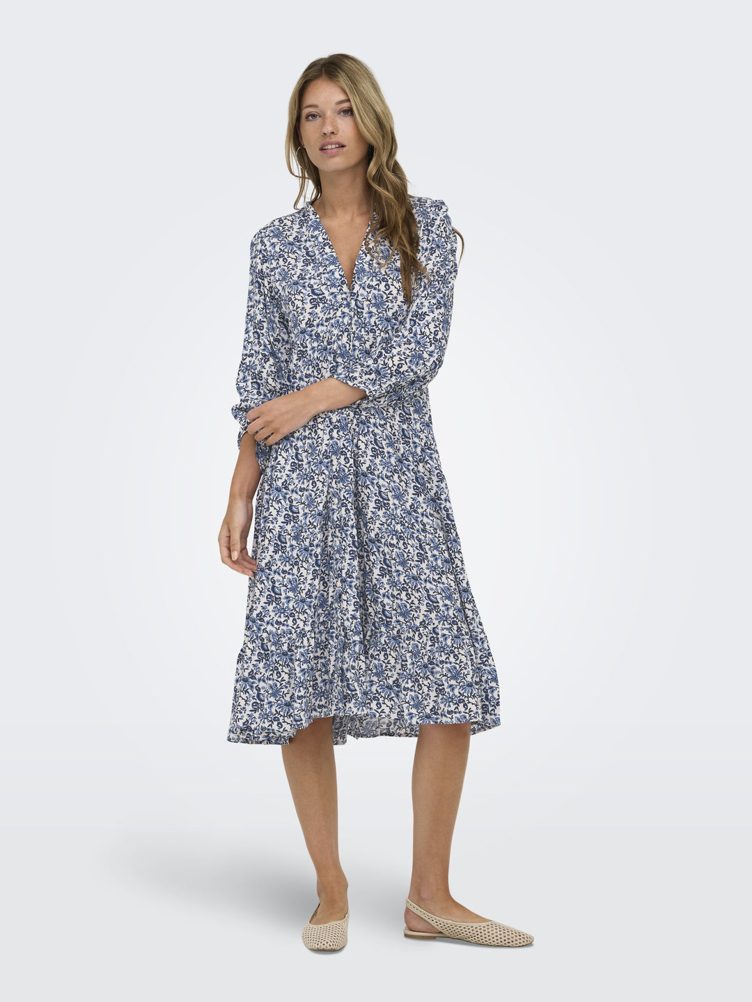 ONLMILANA 7/8 DRESS WVN NOOS, Coronet Blue/JADIE FLOWER 240355011 Bild 4
