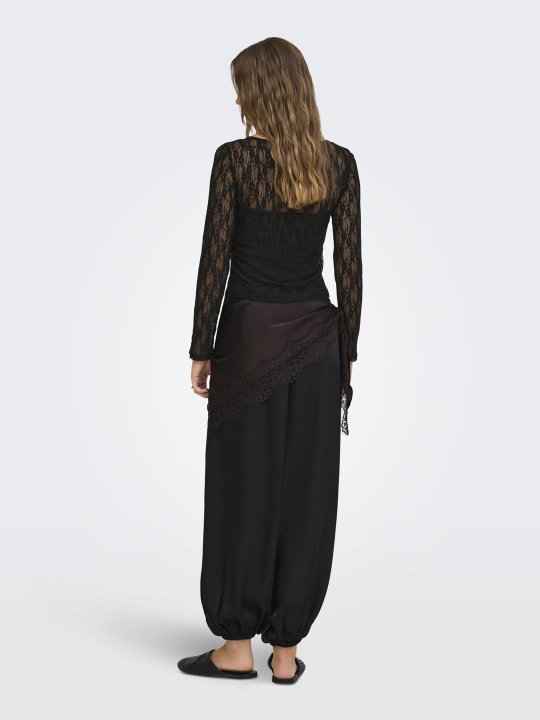 ONLNIKITA L/S BOATNECK LACE TOP BOX, Black 177911 Bild 5