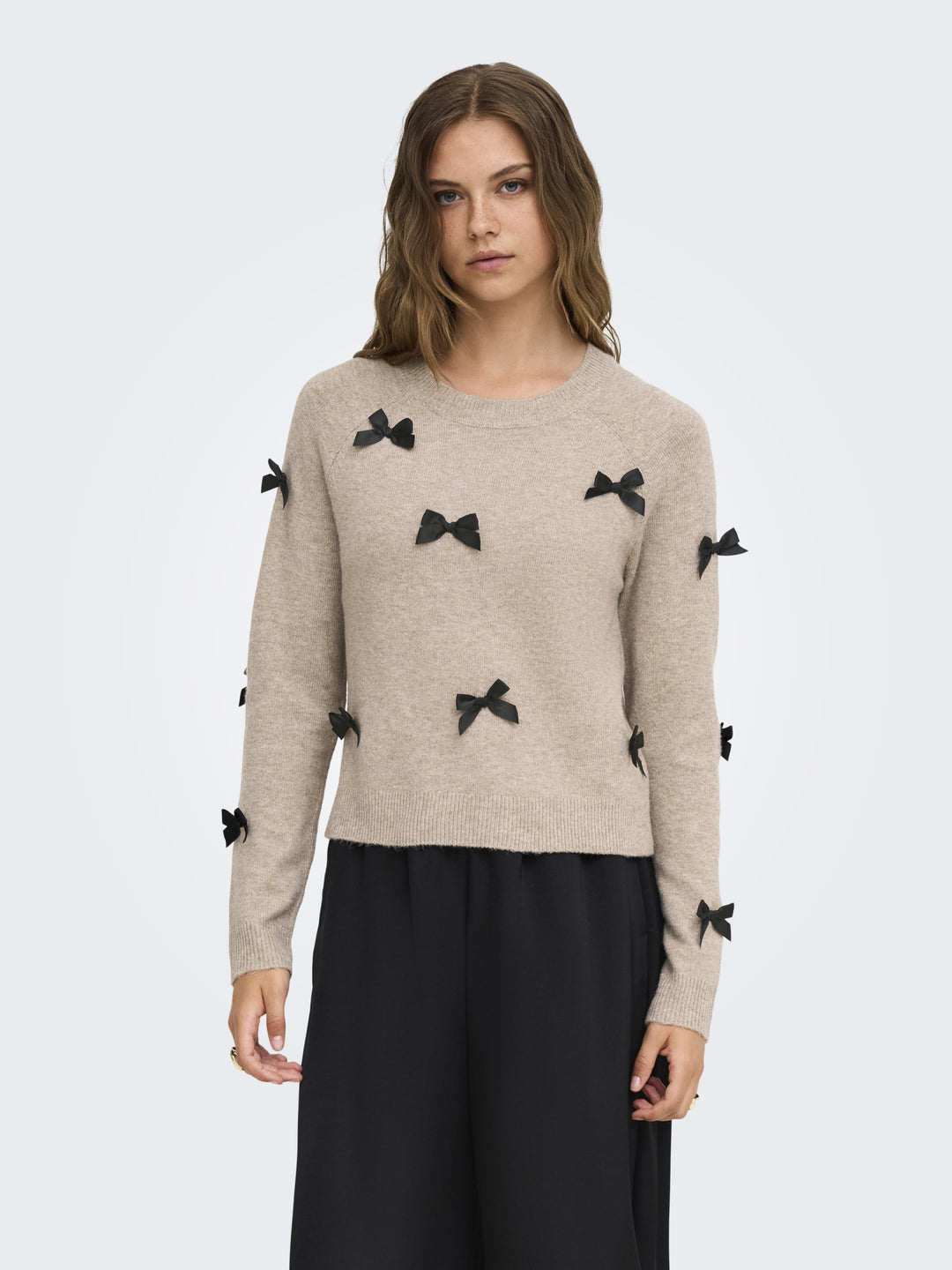 ONLNOELLE LS BOW PULLOVER KNT, Beige/W. Black Bows 180069002 Bild 4