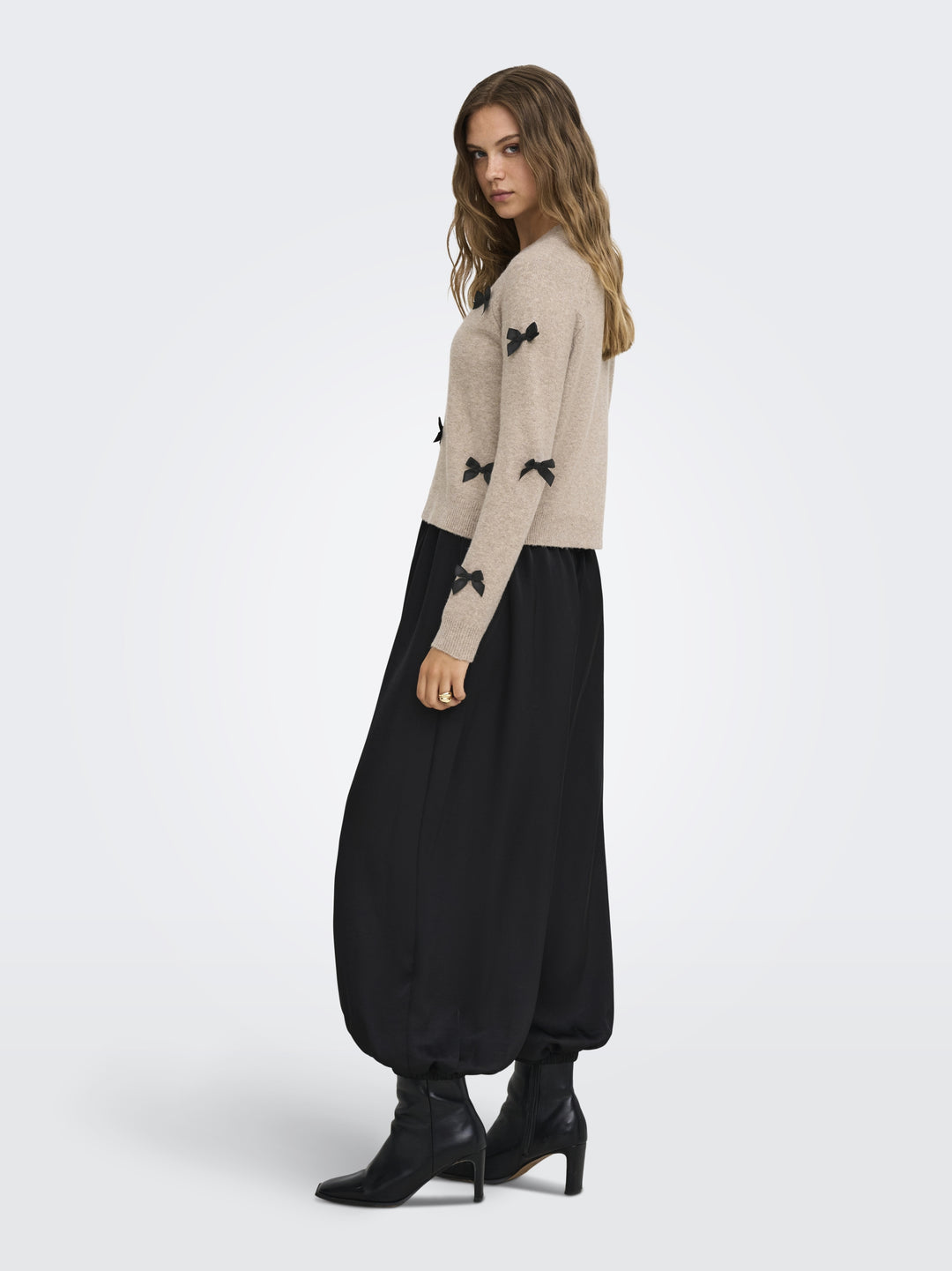 ONLNOELLE LS BOW PULLOVER KNT, Beige/W. Black Bows 180069002 Bild 5