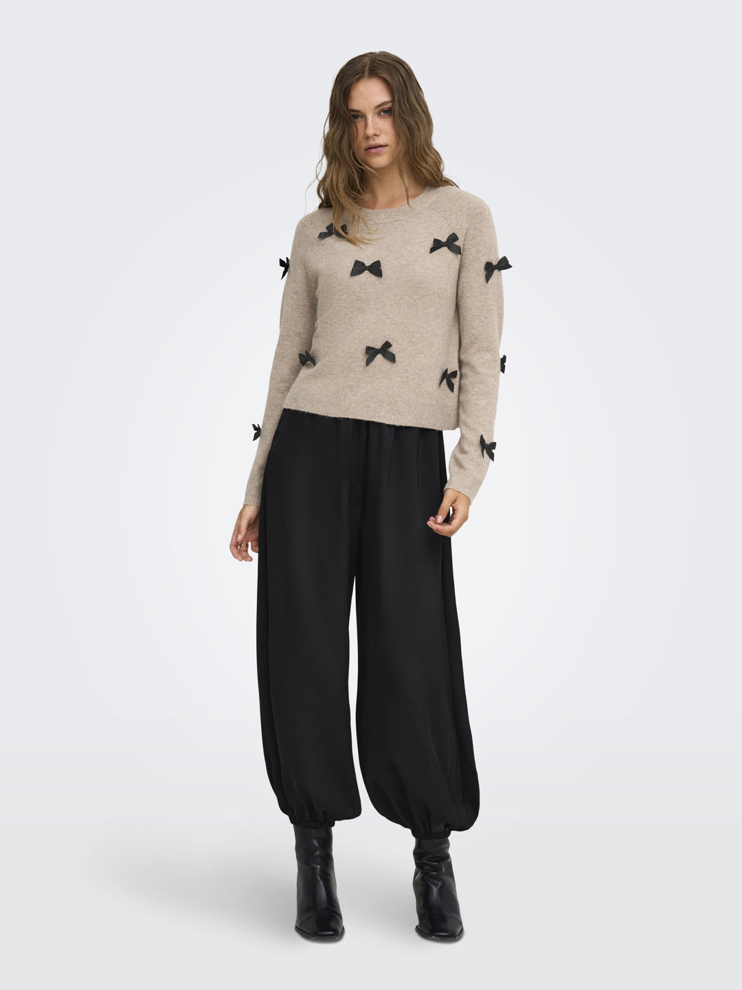 ONLNOELLE LS BOW PULLOVER KNT, Beige/W. Black Bows 180069002 Bild 6