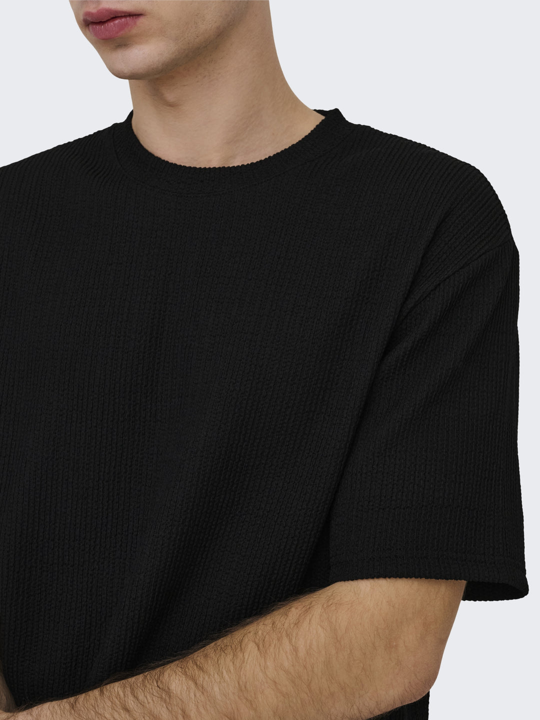 ONSLAZIO LIFE REG SS PLISSE TEE, Black 187679 Bild 3