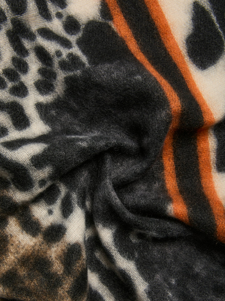 PCJORNA LONG SCARF NOOS BC, Black/ANIMALSTRIPE 179276004 Bild 2
