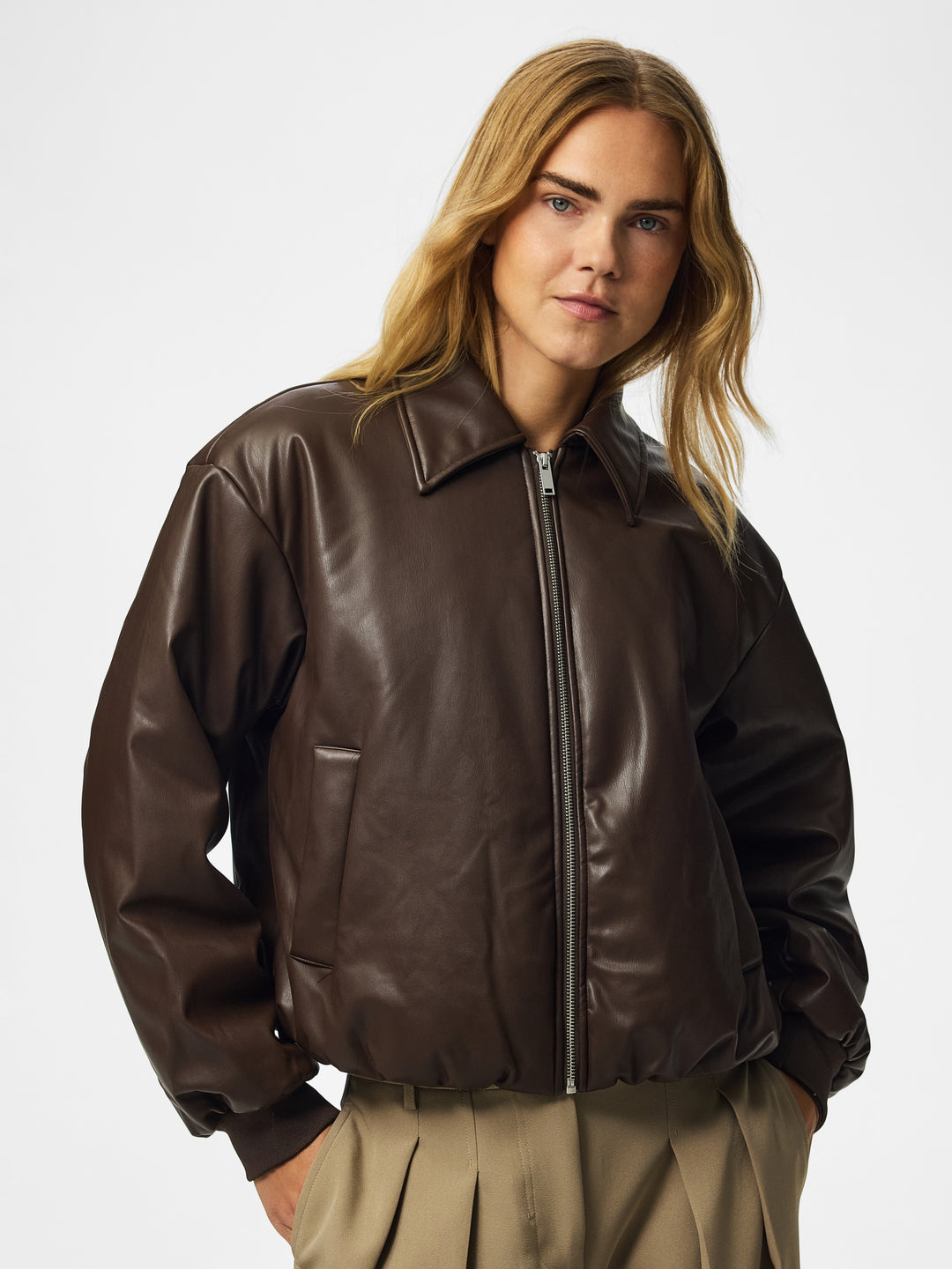 PCLARA PADDED COATED BOMBER JACKET, Hot Fudge 302664 Bild 6