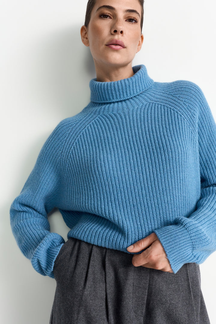 Cozy Crew Turtle Neck, dusty blue 745 Bild 3